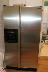 lot 67 image: KitchenAid Refrigerator and Freezer Model KSRB25FHSS02