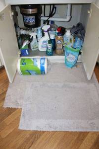 lot 69 image: Cleaners and 2 small area rugs