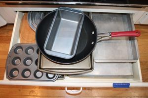 lot 77 image: Baking pans, muffin pans, and skillet