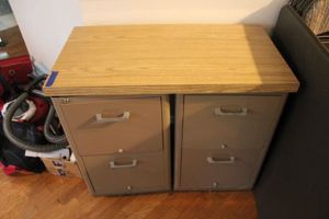 lot 90 image: 2 file cabinets with separate top