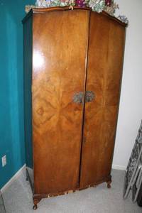 lot 246 image: Vintage Armoire cabinet (not contents) by Heirloom furniture