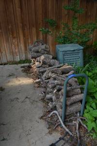 lot 338 image: Firewood and stand - 8 long