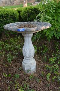 lot 342 image: Cement birdbath