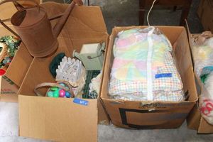 lot 307 image: Spring and Easter decorations, Spring plaid chair cushions