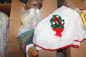 lot 310 image: Knitted Christmas tree skirt and craft supplies