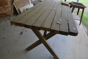 lot 255 image: Picnic table