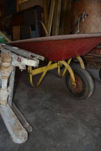 lot 218 image: Gardenyard Wheel barrow red and yellow colors