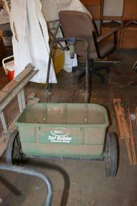lot 242 image: Yard Classic Drop spreader