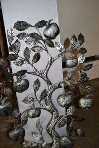lot 232 image: Home dcor metal apple wall tree, gun case