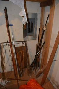 lot 212 image: Metal wire frames, pipes, wood pieces