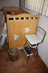 lot 154 image: FOR DISPLAY PURPOSES ONLY - Baby crib and high chair
