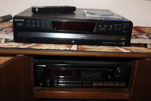 lot 22 image: Sony 5-disc CD changer and Pioneer SX-1300 stereo receiver
