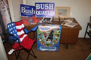 lot 38 image: Patriotic lot flag folding chair, posters, Statue of Liberty statue, photos and more