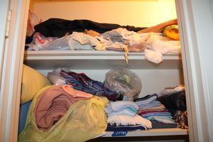 lot 44 image: Wool fabrics, blankets and more