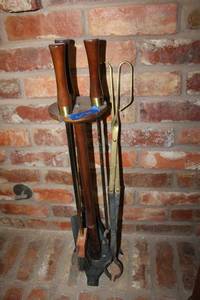 lot 60 image: Fireplace tool set