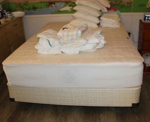 lot 124 image: Queen size bed frame