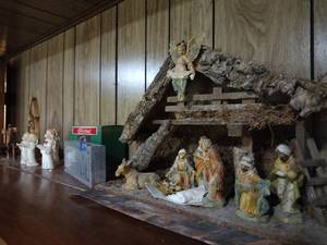 lot 94 image: Nativity scenes, ceramic angels and carved wood animals