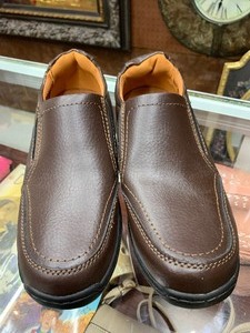 lot 39 image: MENS LOAFERS
