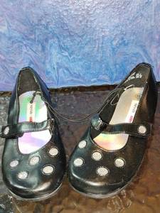 lot 61 image: Size 11 Girls MARYKATE AND ASHLEY Shoes