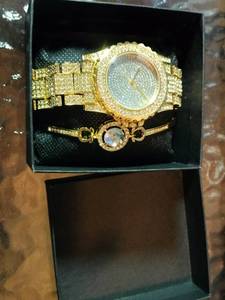 lot 68 image: Costume Jewelry Watch NIB
