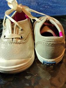 lot 69 image: Size 2M KEDS Baby Shoes