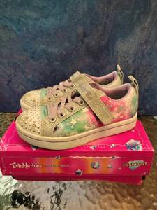 lot 96 image: Lightly Used Size 11 Twinkle Toes wbox (Works)