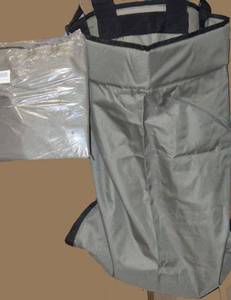 lot 126 image: 1 GARDEN FRUIT PICKING APRON