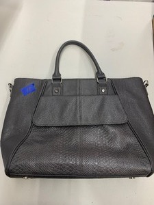 lot 127 image: LADIES PURSE