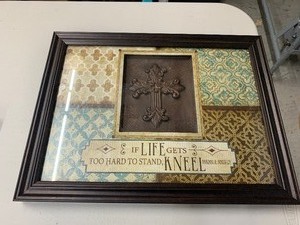 lot 131 image: FAITH BASED WALL DECOR