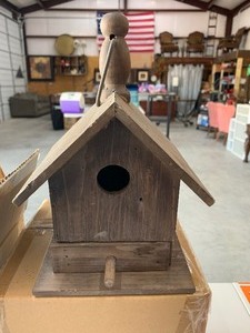 lot 143 image: PARK HILL BIRDHOUSEFEEDER