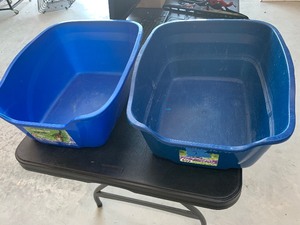 lot 152 image: KITTY LITTER TUBS