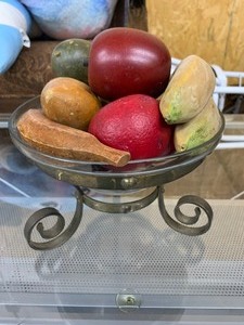 lot 215 image: WOOD FRUIT-NICE