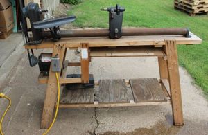 lot 2 image: Caftsman Wood Lathe