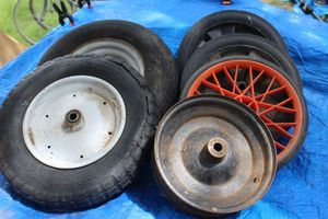 lot 117 image: Various Small Tires and Rims