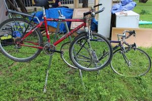 lot 120 image: Bicycle Stand and Two Vintage Biycles