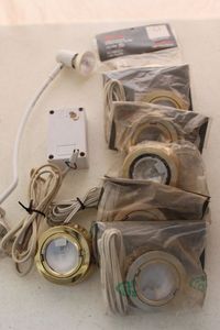 lot 178 image: Surface mounted halogen lights