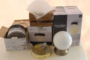 lot 180 image: Five Ceiling flush mount lights