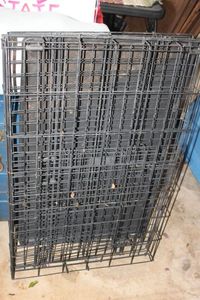 lot 187 image: Dog kennel