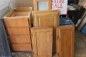lot 189 image: Cabinet doors & Under Counter set of Drawers