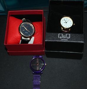 lot 207 image: Ladies, Watches, Just need Batteries