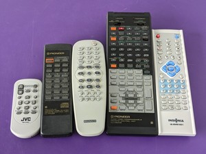 lot 18 image: Lot of 5 - Remote Controls