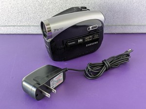lot 23 image: Samsung SC-DX103XAA Digital Camcorder