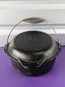 lot 77 image: Lodge Cast Iron Pot 10 w Lid