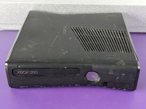 lot 86 image: Microsoft Xbox 360 S CONSOLE 1439
