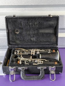 lot 127 image: Bestler Clarinet w Case