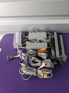 lot 137 image: Lot of 3 - Nintendo Wii Power Supply, Video Cable & Sensor Bar