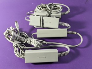 lot 150 image: Lot of 4 - Nintendo Wii U GamePad Power Supply