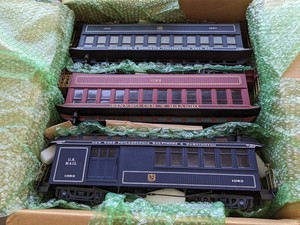lot 179 image: Lot of 3 - Bachmann G-Scale Train Cars