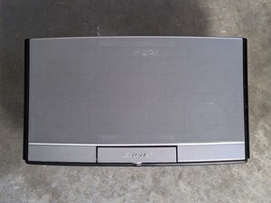 lot 187 image: BOSE SoundDock Portable digital music system
