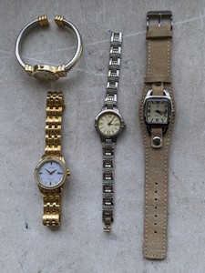 lot 213 image: Lot of 4 - Watches